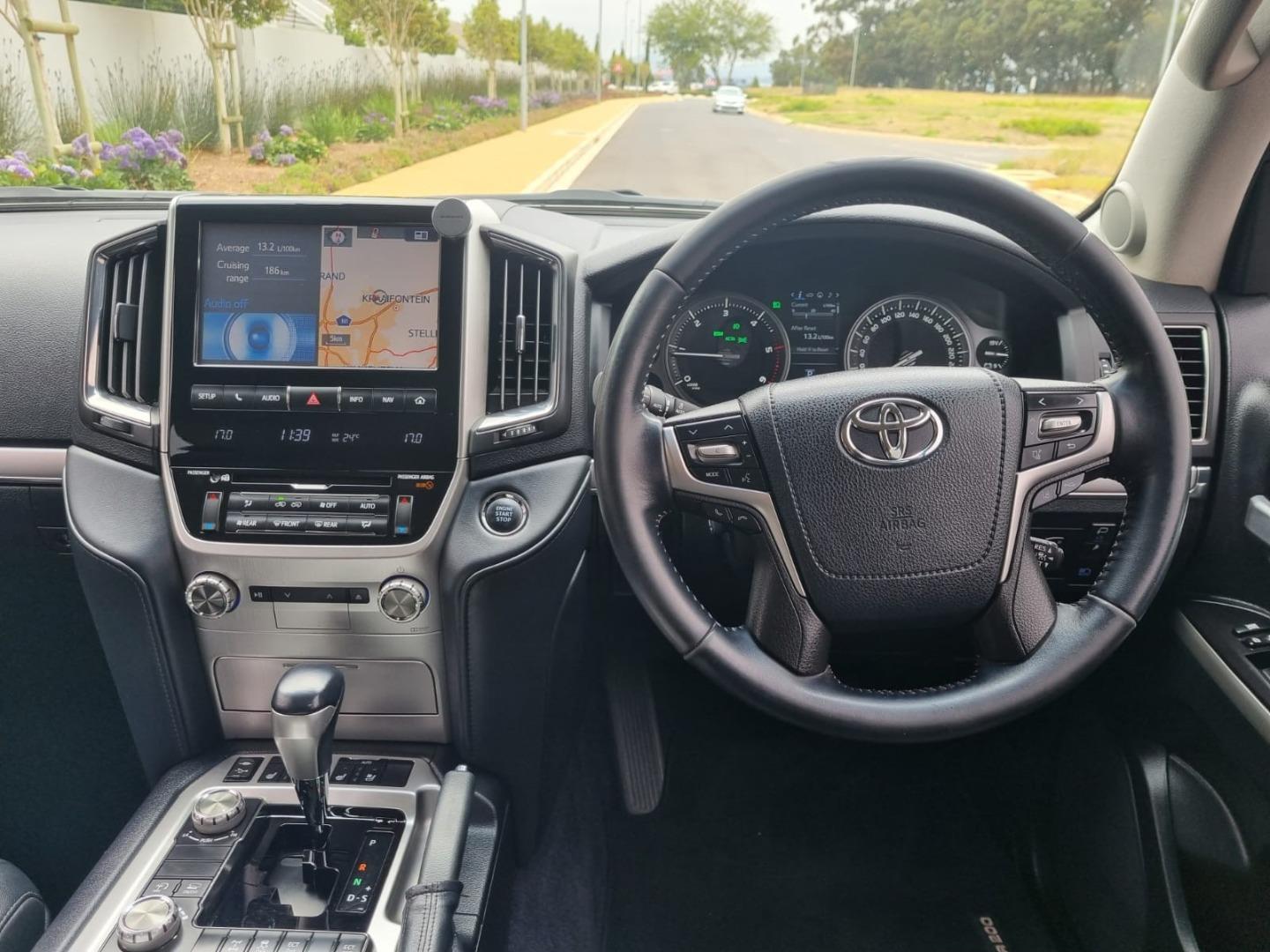 2018 Toyota Land Cruiser 200 4.5D-4D V8 VX-R